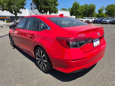 Used 2024 Honda Civic EX image 3