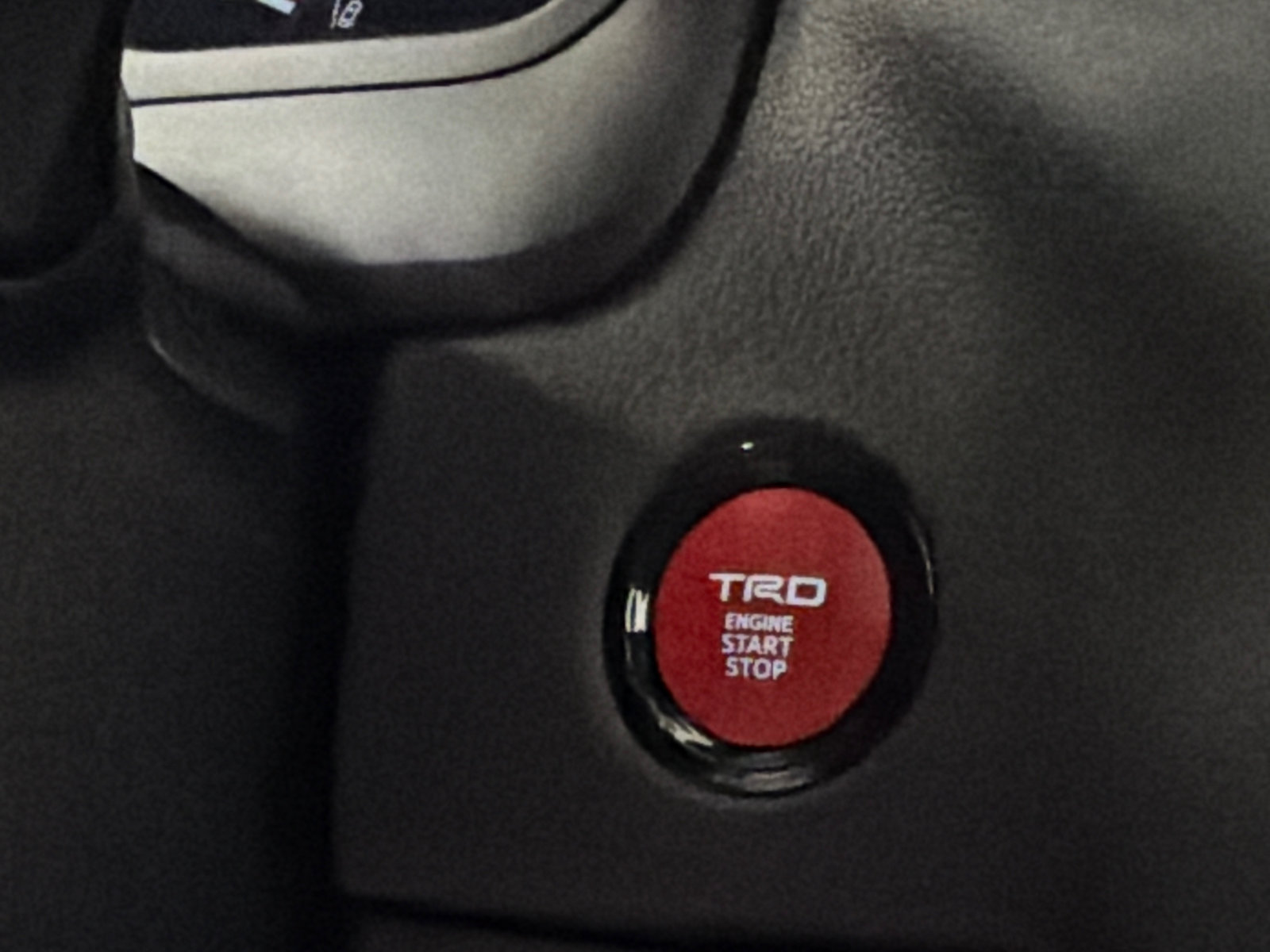 Used 2025 Toyota Tundra Limited w/ TRD Off-Road Package AWD/4WD image 31