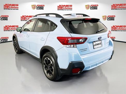 Used 2023 Subaru Crosstrek 2.0i Premium image 2