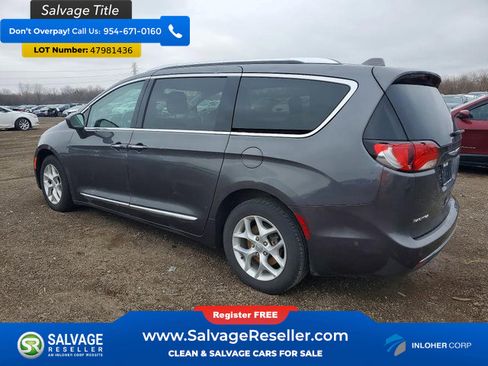 Used 2017 Chrysler Pacifica Touring-L Plus w/ Advanced Safetytec Group FWD image 3