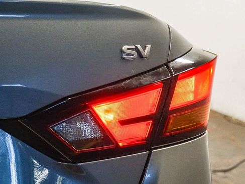 Used 2024 Nissan Altima 2.5 SV image 11