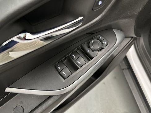 Used 2024 Chevrolet Trax RS w/ Driver Confidence Package image 19