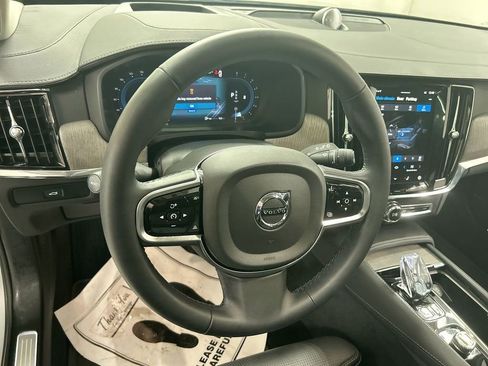 Used 2024 Volvo V90 B6 Cross Country Ultimate image 5