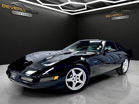 Used 1994 Chevrolet Corvette Coupe RWD image 1
