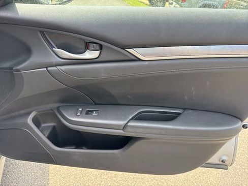 Used 2017 Honda Civic Touring image 29