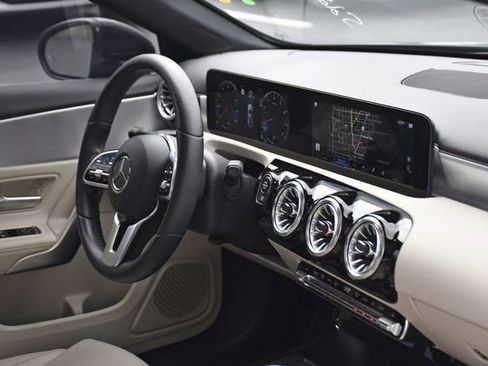 Used 2022 Mercedes-Benz A 220 image 31