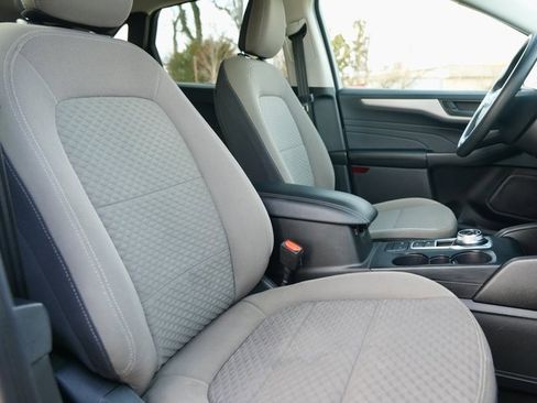 Used 2022 Ford Escape SE image 9