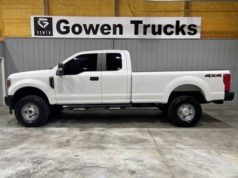 Used 2018 Ford F250 XL w/ Power Equipment Group AWD/4WD image 2