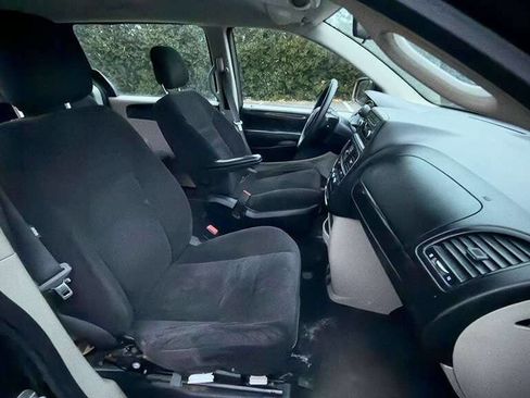 Used 2015 Dodge Grand Caravan American Value Package image 23