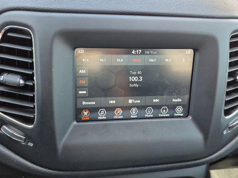 Used 2020 Jeep Compass Latitude AWD/4WD image 14