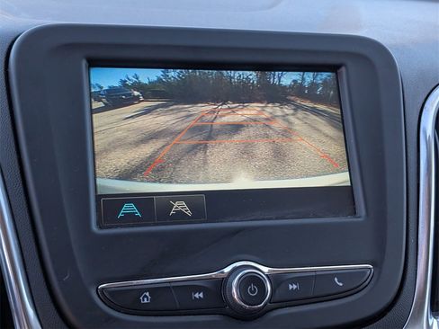 Used 2018 Chevrolet Equinox LT image 23