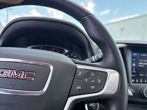 Used 2024 GMC Terrain SLT w/ Infotainment Package II image 20