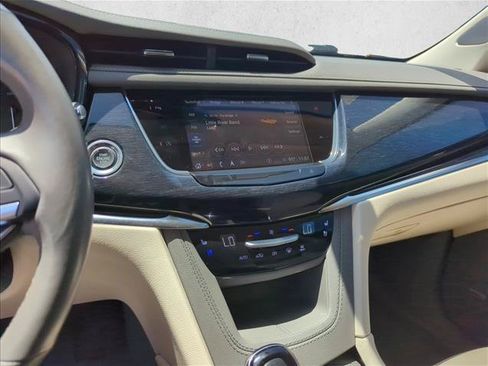 Used 2024 Cadillac XT6 Premium Luxury FWD image 13