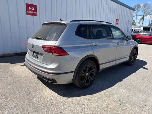 Used 2023 Volkswagen Tiguan SE R-Line FWD image 9