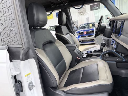 Used 2024 Ford Bronco Wildtrak AWD/4WD image 36