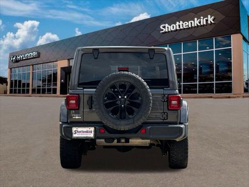 Used 2021 Jeep Wrangler Unlimited Sahara w/ Cold Weather Group AWD/4WD image 8