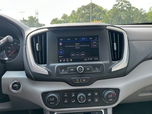 Used 2024 GMC Terrain SLE w/ Driver Convenience Package AWD/4WD image 14