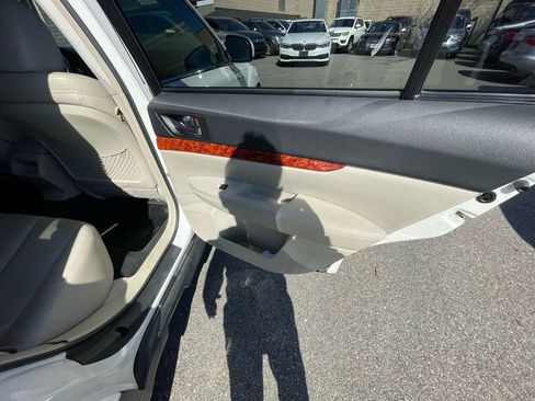 Used 2011 Subaru Outback 3.6R Limited w/ PWR Moonroof Pkg image 20