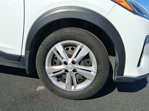 Used 2024 Nissan Kicks S image 4