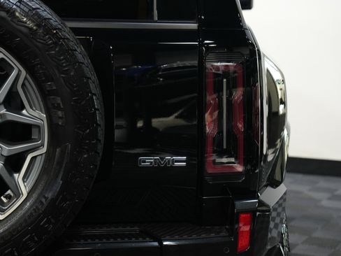 Used 2025 GMC Hummer EV 3X w/ LPO, Sport Package image 18