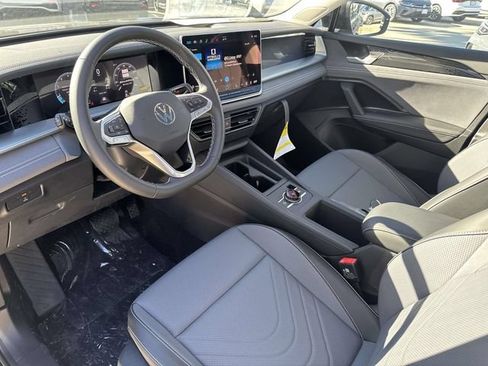 New 2026 Volkswagen Tiguan SE AWD/4WD image 13