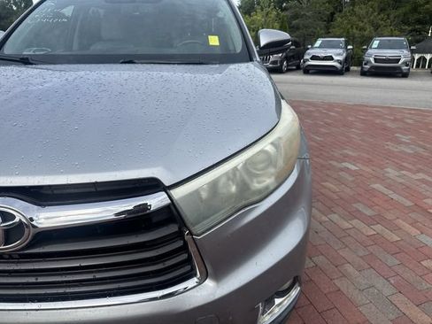 Used 2014 Toyota Highlander Limited FWD image 23