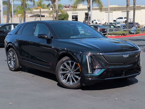 Used 2024 Cadillac Lyriq Sport RWD image 2