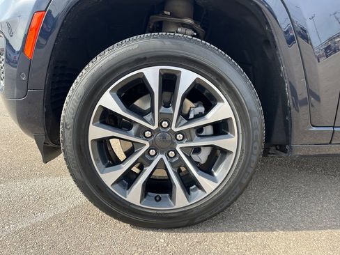Used 2022 Jeep Grand Cherokee Overland w/ Advanced Protech Group III image 32