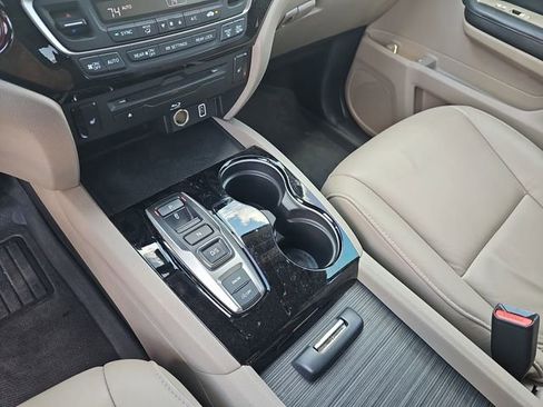 Used 2019 Honda Pilot Touring image 22