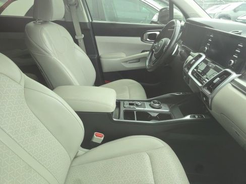 Used 2021 Kia Sorento EX image 7