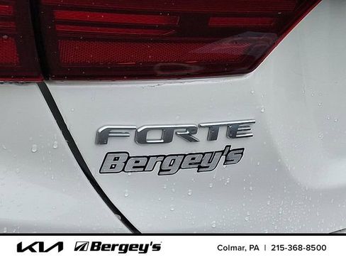 Used 2022 Kia Forte GT-Line image 32