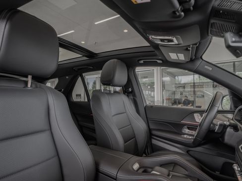 Certified 2025 Mercedes-Benz GLE 450e 4MATIC image 32