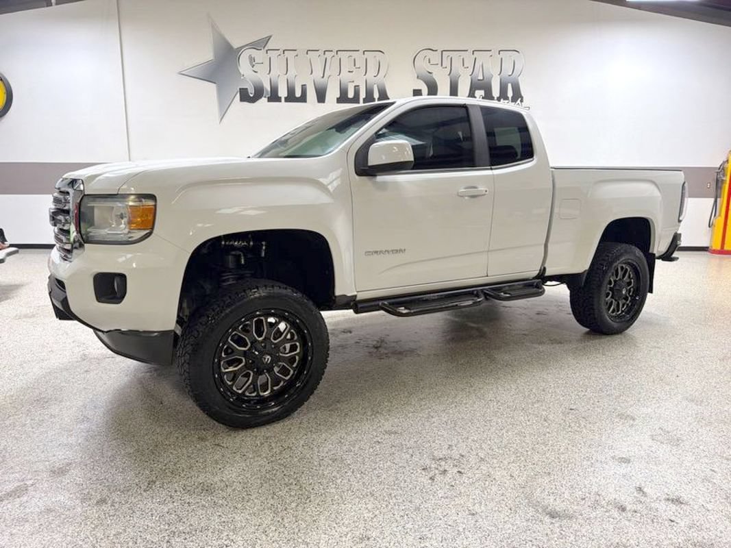 Used 2015 GMC Canyon SLE RWD image 1
