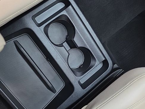 Used 2020 Ford Explorer Platinum w/ Premium Technology Package image 17