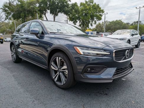 New 2026 Volvo V60 B5 Cross Country Plus w/ Protection Package Premier AWD/4WD image 8