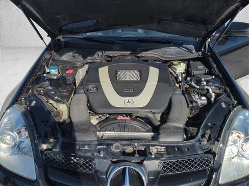 Used 2010 Mercedes-Benz SLK 300 image 21