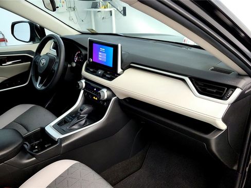 Used 2023 Toyota RAV4 XLE image 23