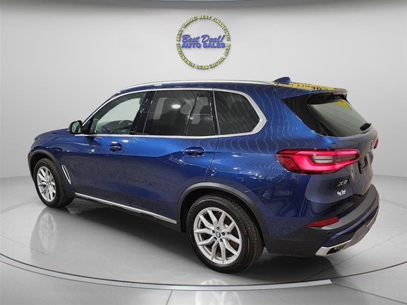 Used 2019 BMW X5 xDrive40i w/ Convenience Package AWD/4WD image 4
