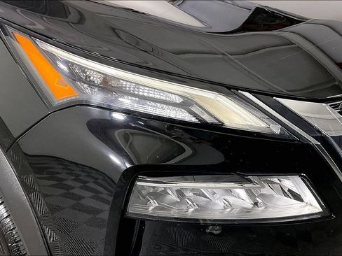 Used 2022 Nissan Rogue SV FWD image 35