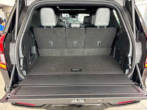 New 2026 Ford Expedition Platinum w/ Stealth Performance Package image 42