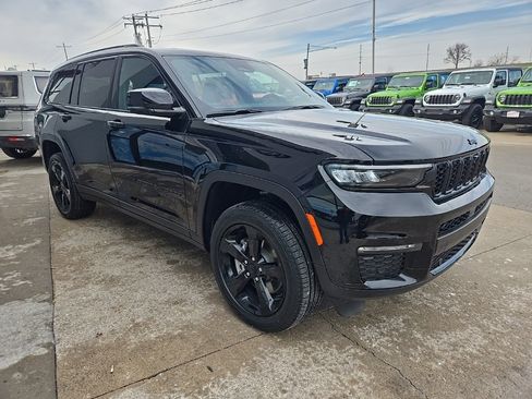 New 2025 Jeep Grand Cherokee L Limited w/ Luxury Tech Group II image 13