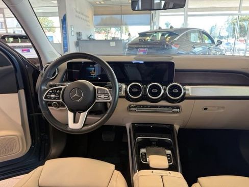 Used 2020 Mercedes-Benz GLB 250 4MATIC w/ Premium Package image 23