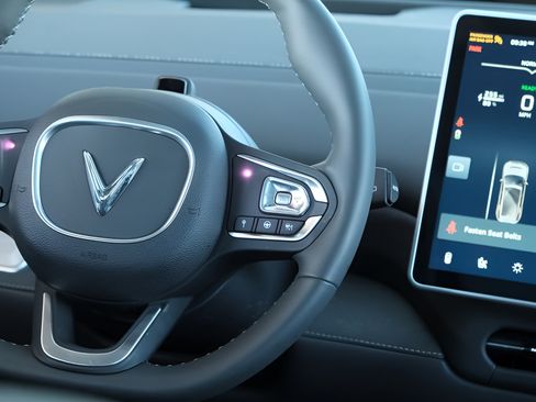 New 2024 VinFast VF 9 Plus AWD/4WD image 7