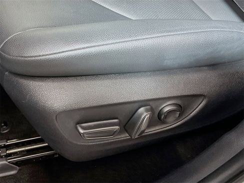 Certified 2025 Toyota Grand Highlander XLE image 18