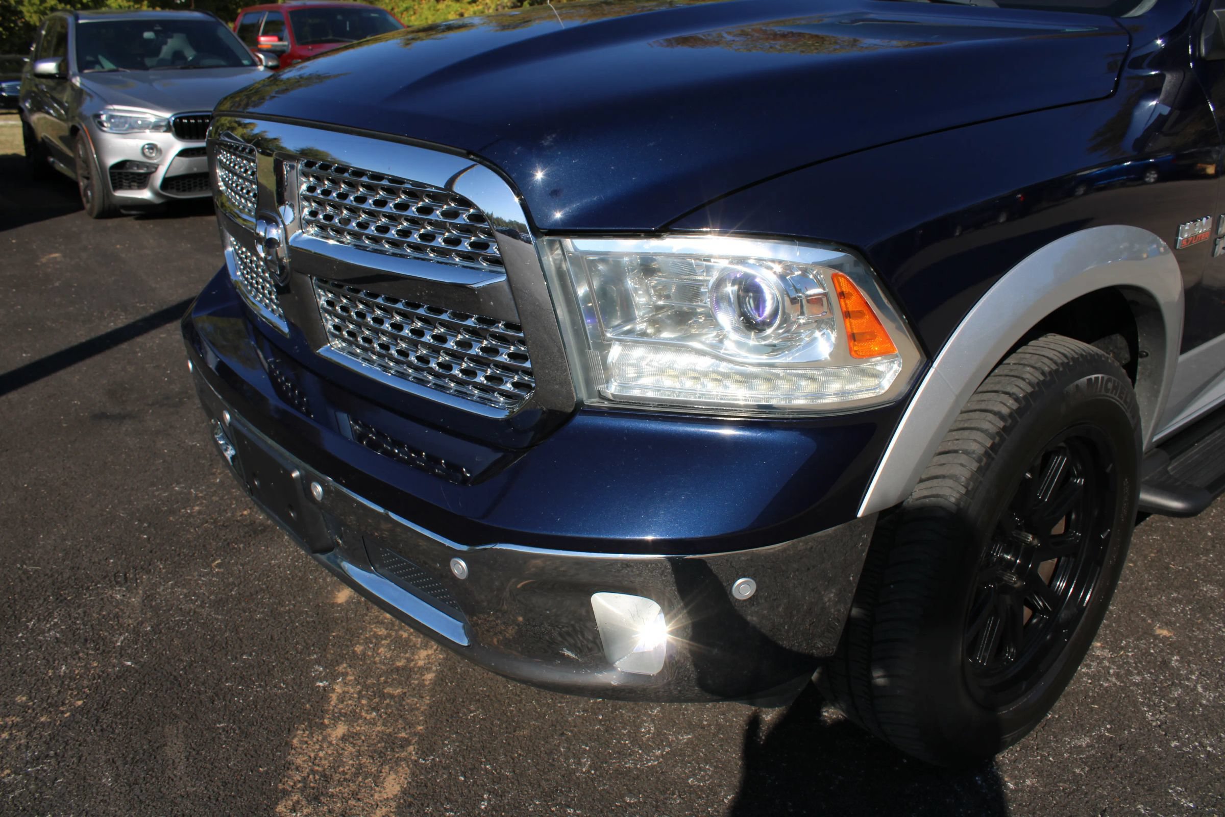 Used 2015 RAM 1500 Laramie w/ Convenience Group AWD/4WD image 3