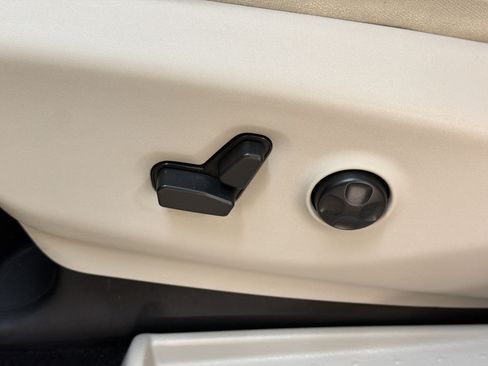 Used 2018 Chrysler Pacifica Touring Plus FWD image 15
