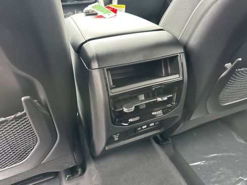 New 2026 Jeep Grand Cherokee Altitude image 30