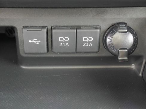 Used 2021 Toyota Highlander Limited AWD/4WD image 31
