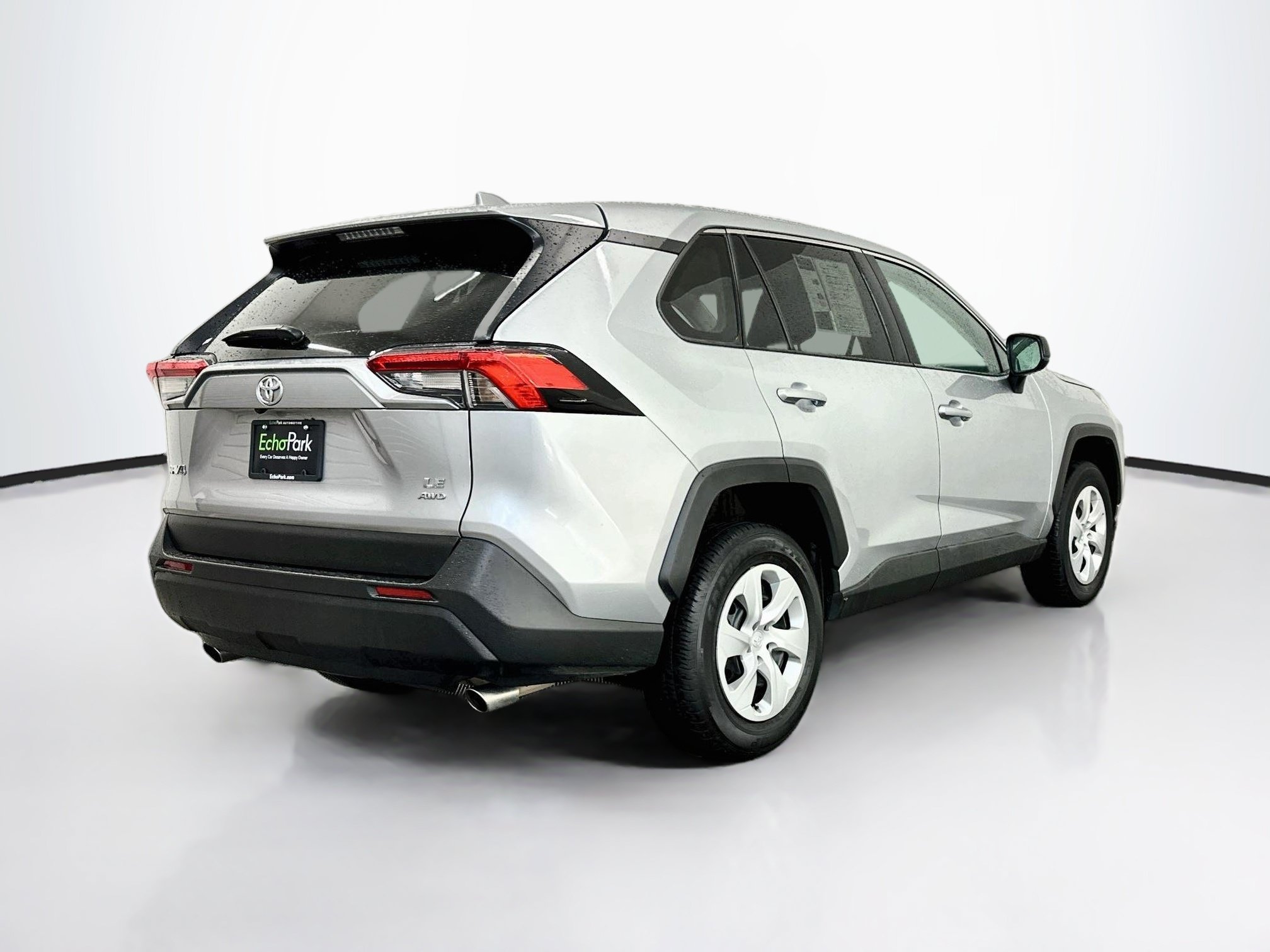 Used 2025 Toyota RAV4 LE AWD/4WD image 9