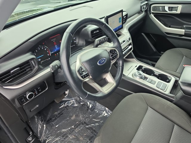 Certified 2024 Ford Explorer XLT RWD image 21